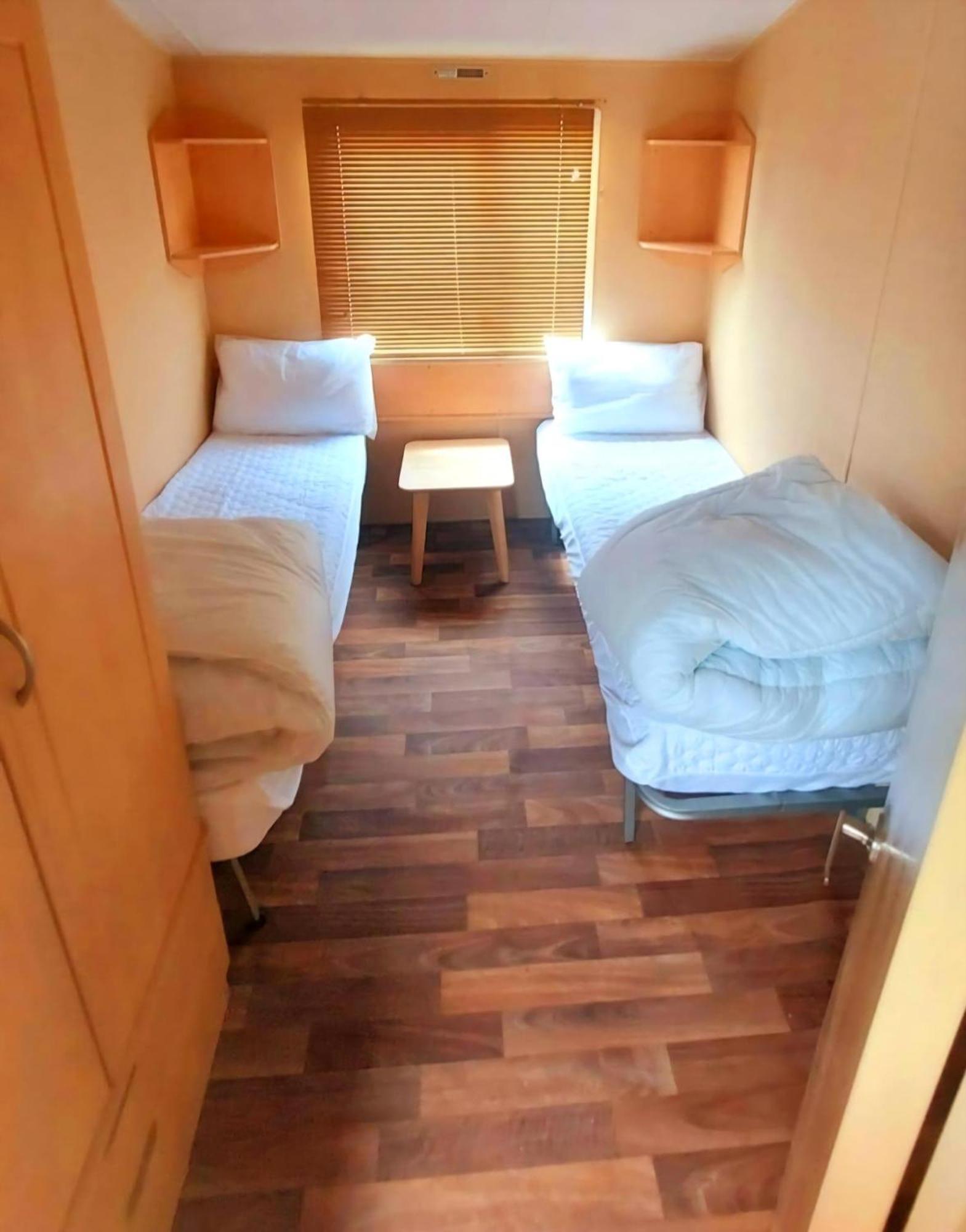 Homely 6 Berth Caravan At Steeple Bay In Essex Ref 36017D Southminster Luaran gambar